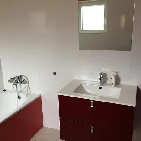 Domeček U řeky Jince